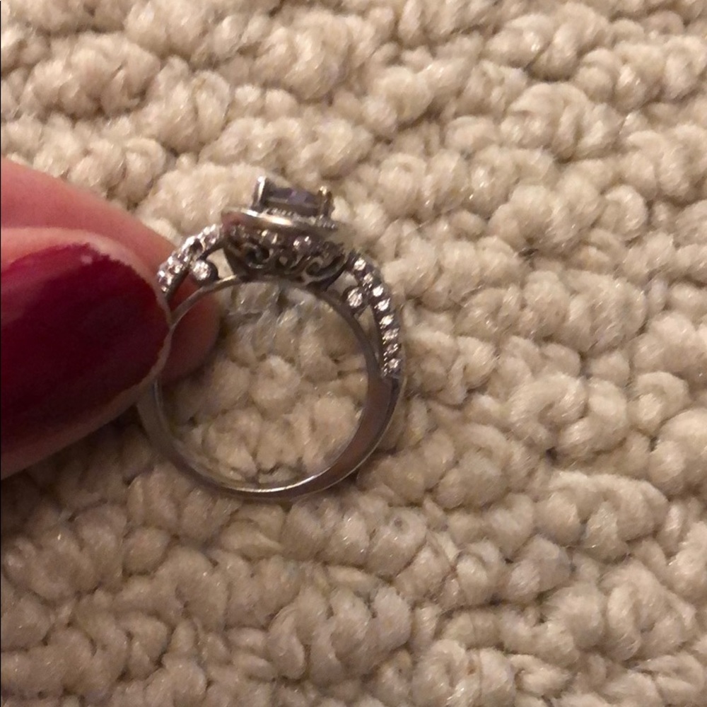 Ring - Picture 2 of 4